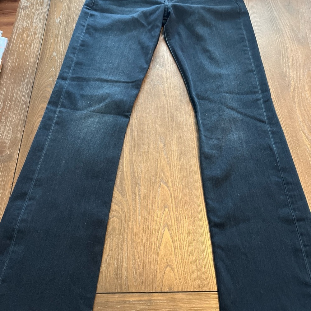 EXPRESS Women’s Barely Boot Dark Wash Jeans. Size 4S